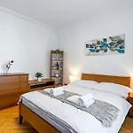 Polarna Escape With Balcony Apartmán *